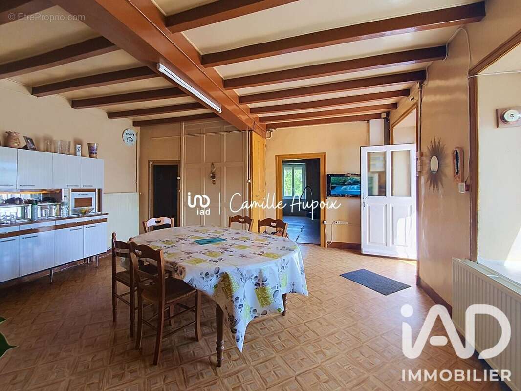 Maison 174 m² à Chambost-Longessaigne  - photo 4