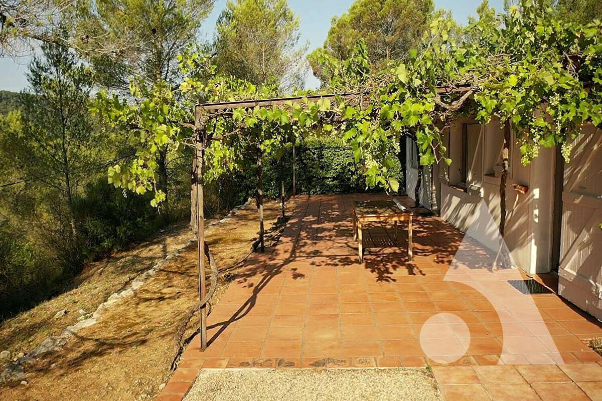 Maison provençale de plain-pied  135 m² avec piscine, double garage et fort potentiel ? Salernes - photo 12