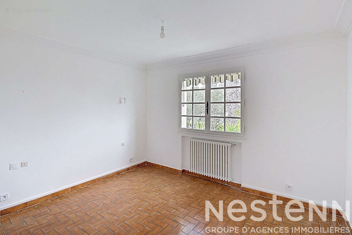 A VENDRE DRAGUIGNAN - Maison 2 LOGEMENTS - 264 m²  sur 968 m² de terrain - photo 12