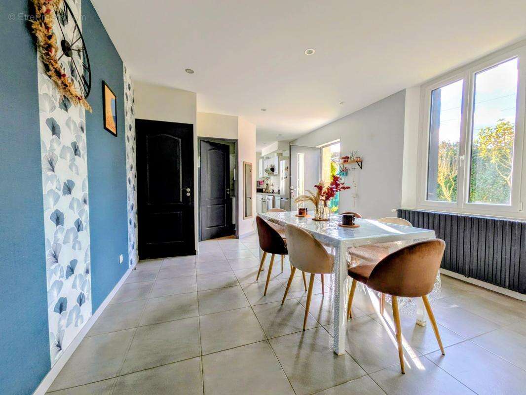 Maison à CINQ-MARS-LA-PILE