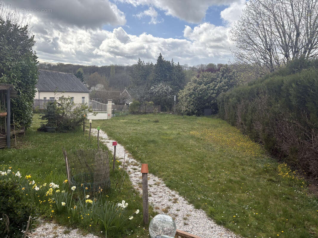 Maison à SAINT-OUEN-LES-VIGNES