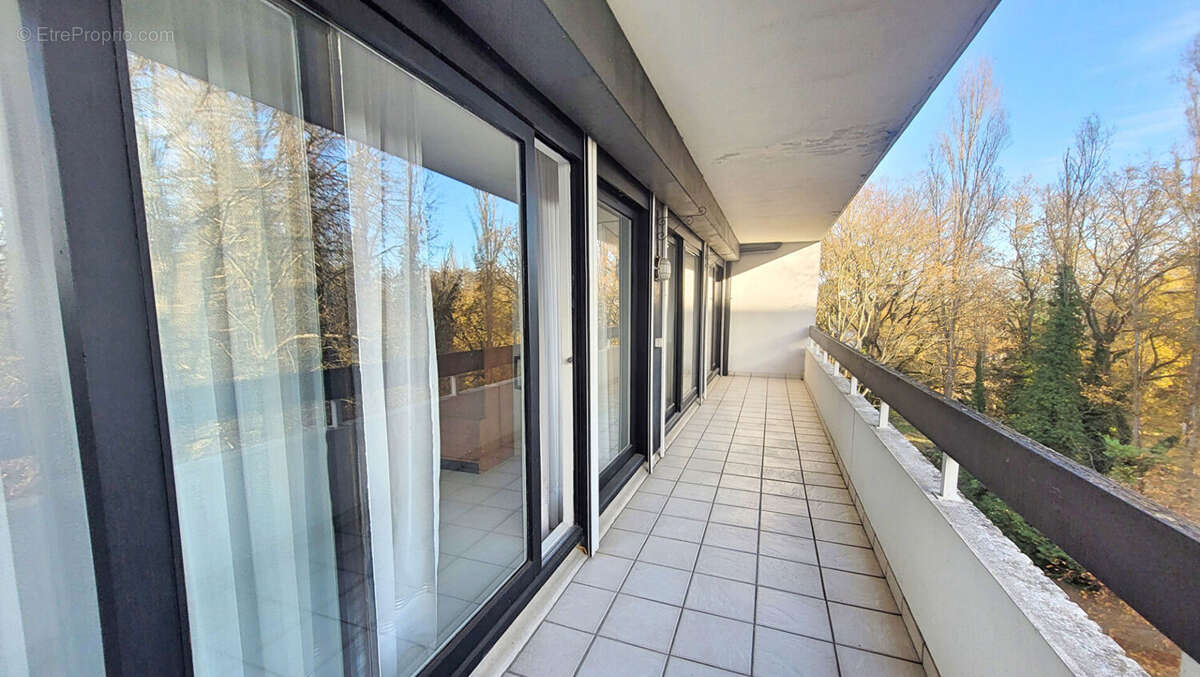 Appartement à LE COUDRAY-MONTCEAUX