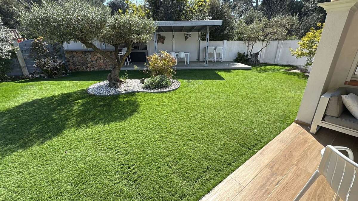 Villa contemporaine rénovée/imaginée par architecte d’intérieur – volumes exceptionnels – Janas - photo 2
