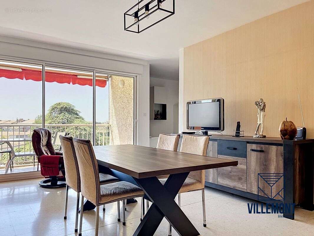 Salon-séjour - Appartement à LUNEL