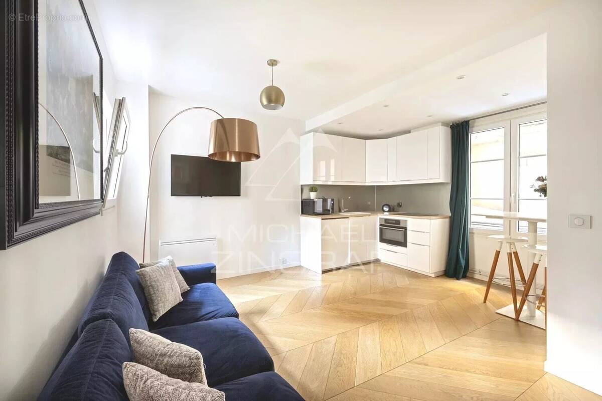 Appartement à PARIS-7E