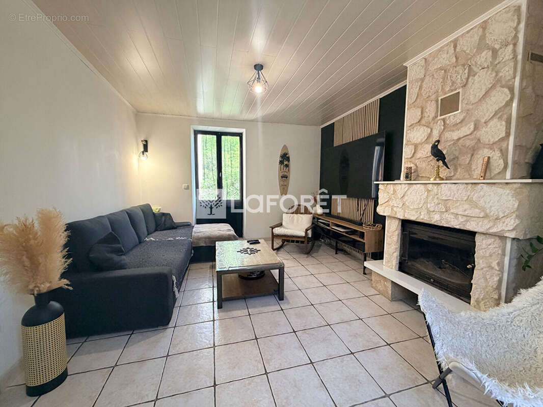 Maison 90 m² à Carmaux  - photo 2