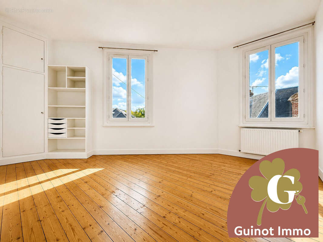Appartement à LILLEBONNE