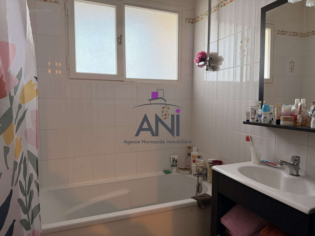 Appartement à GREGES