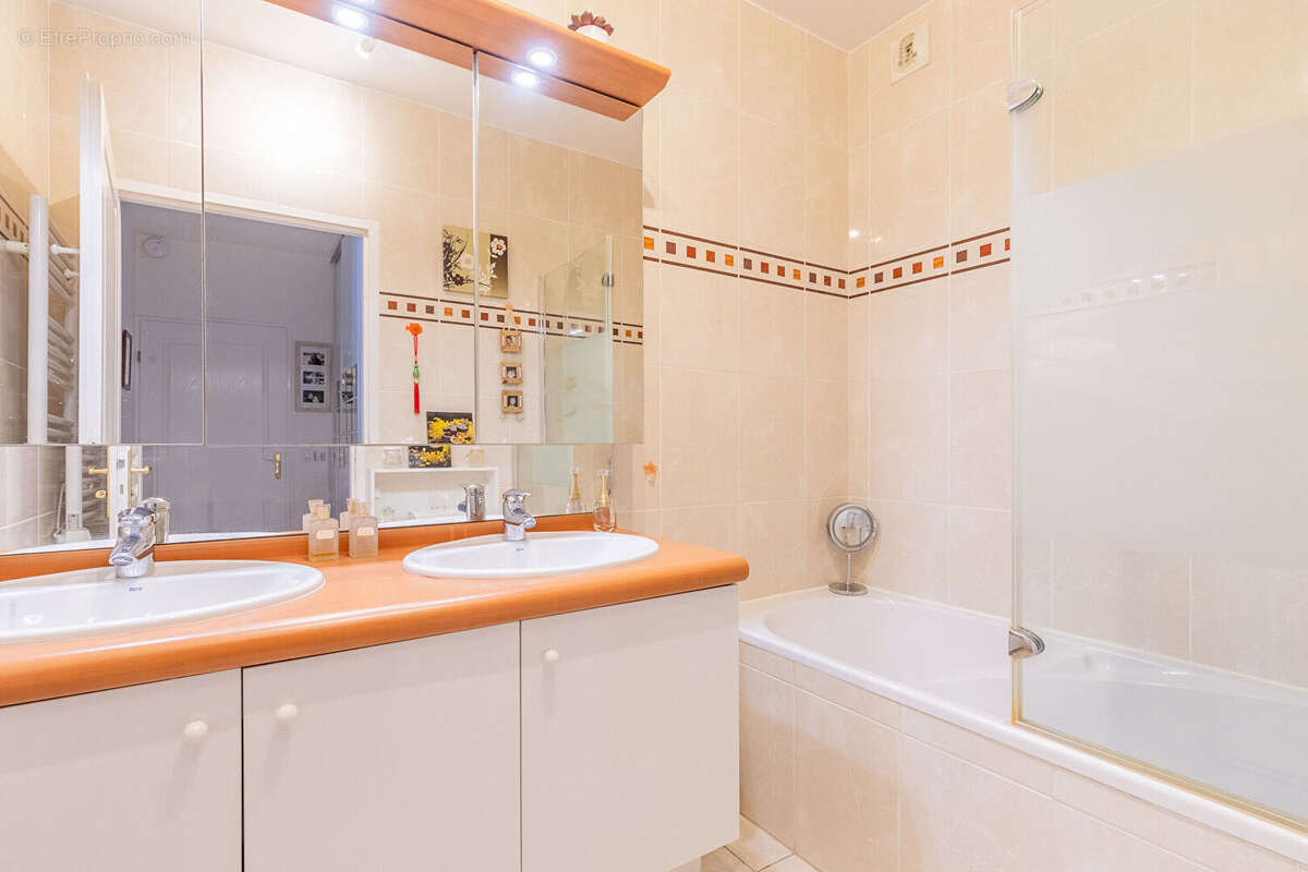 Appartement à VERRIERES-LE-BUISSON