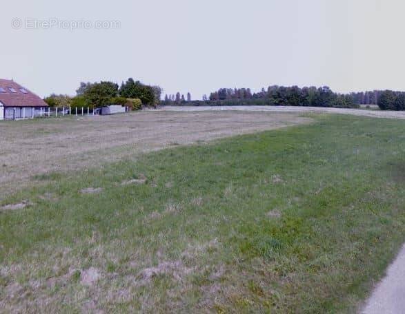 Terrain à CHAMPIGNY-SUR-AUBE