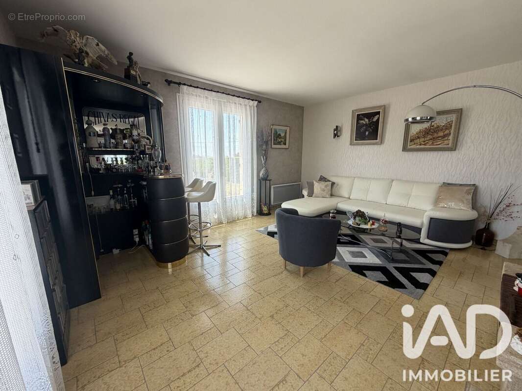 Maison 130 m² à Laplume  - photo 2