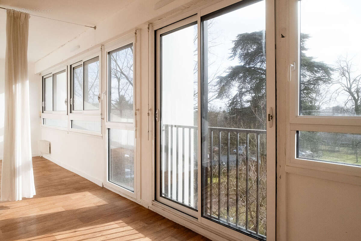 Appartement à VERRIERES-LE-BUISSON