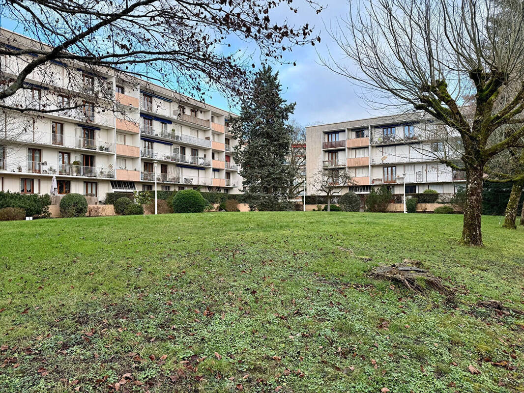Appartement à SAINT-CYR-SUR-LOIRE