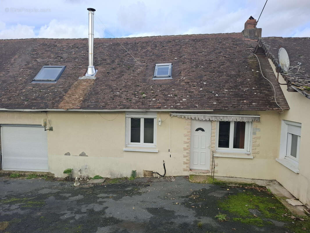 Maison à SAINT-YRIEIX-LA-PERCHE
