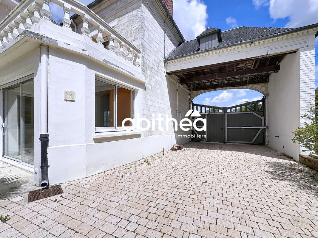Maison à LATTRE-SAINT-QUENTIN