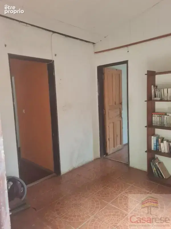 Maison 6 pièces 110 m² à vendre à Saint-Pierre (97432) - photo 3