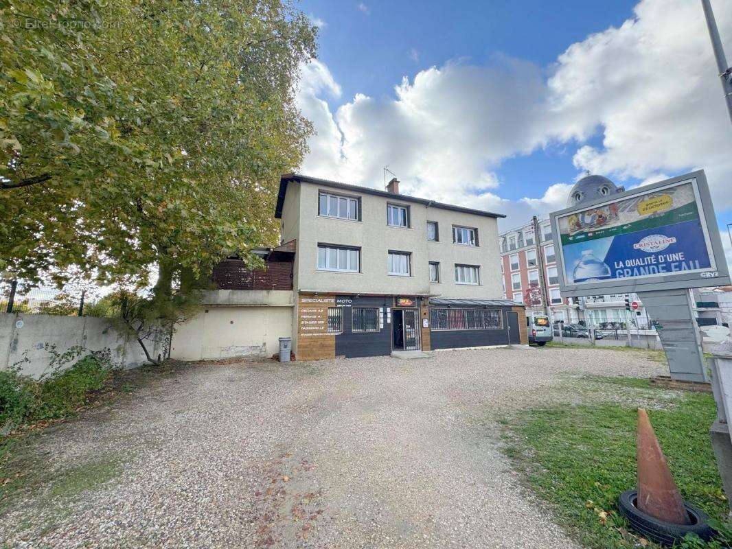 Appartement à LE BLANC-MESNIL