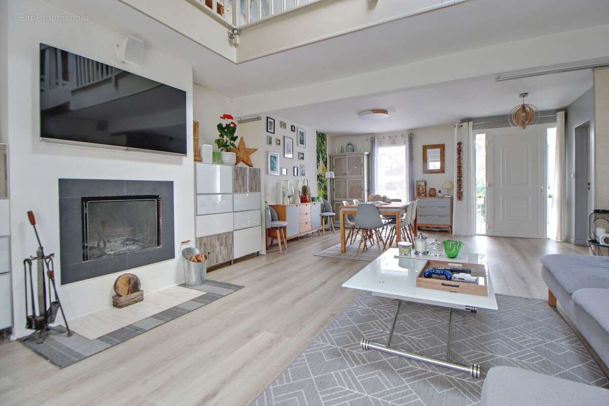 Maison à VERNEUIL-SUR-SEINE