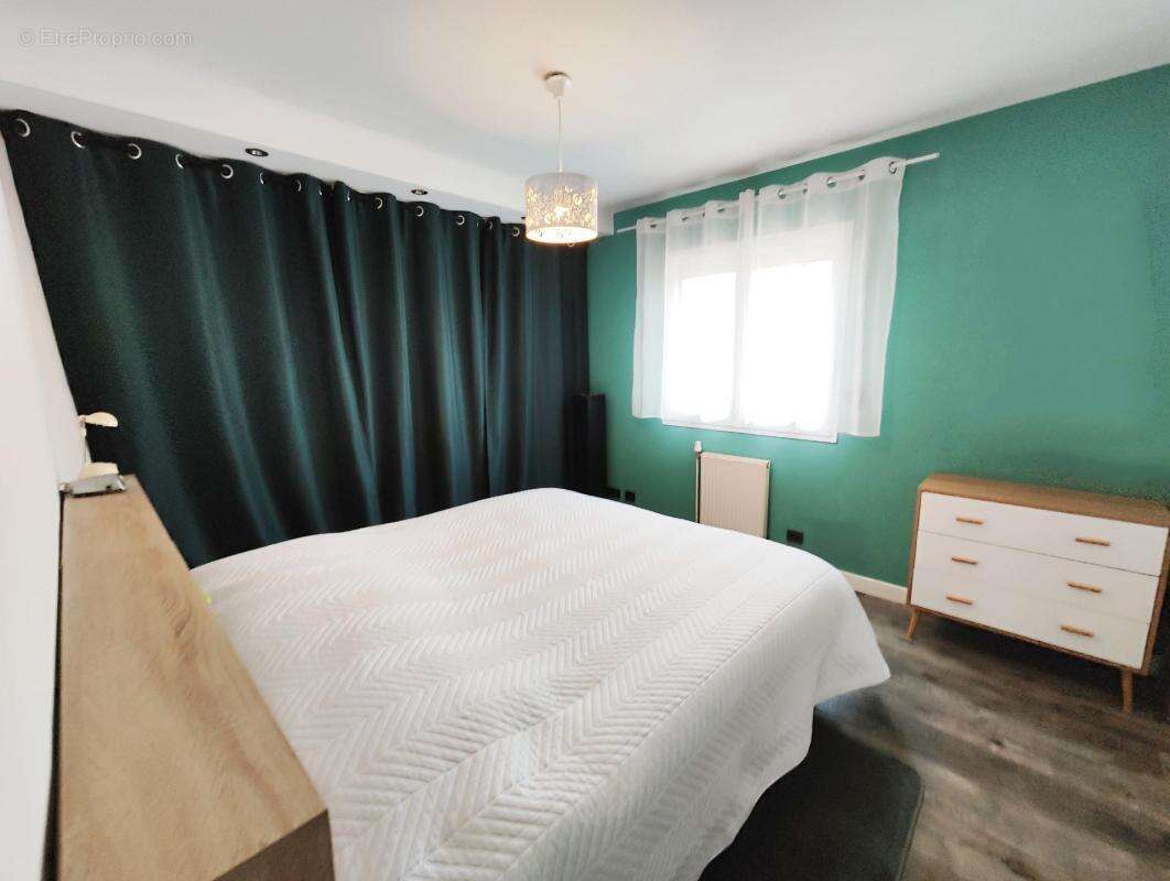 Maison à SIVRY-COURTRY