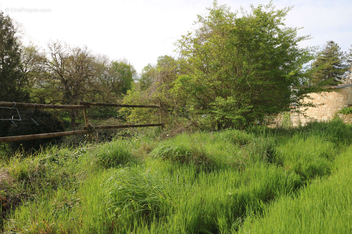 Terrain à CRAZANNES