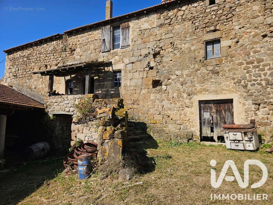 Maison 150 m² à Saint-Victor  - photo 2