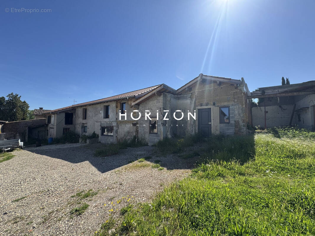 Maison à MOGNENEINS