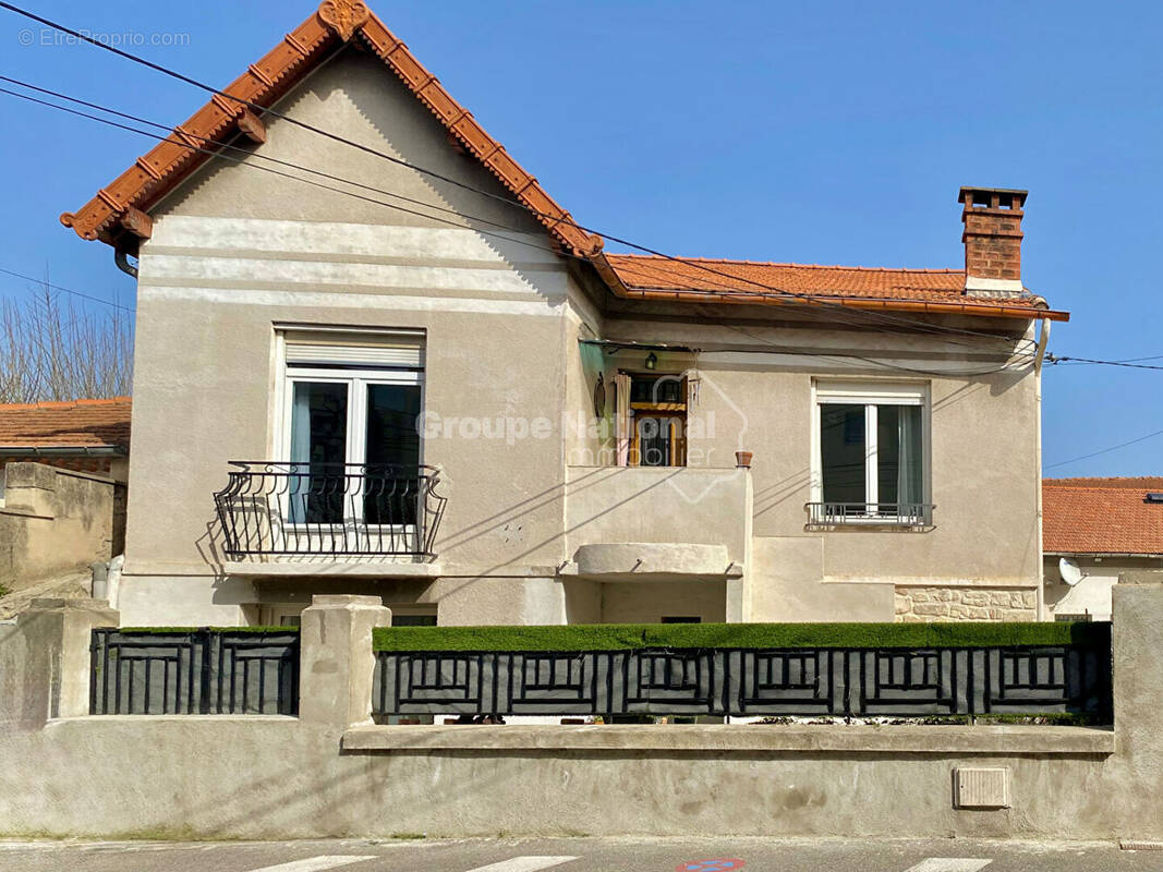 Maison à CHATEAURENARD