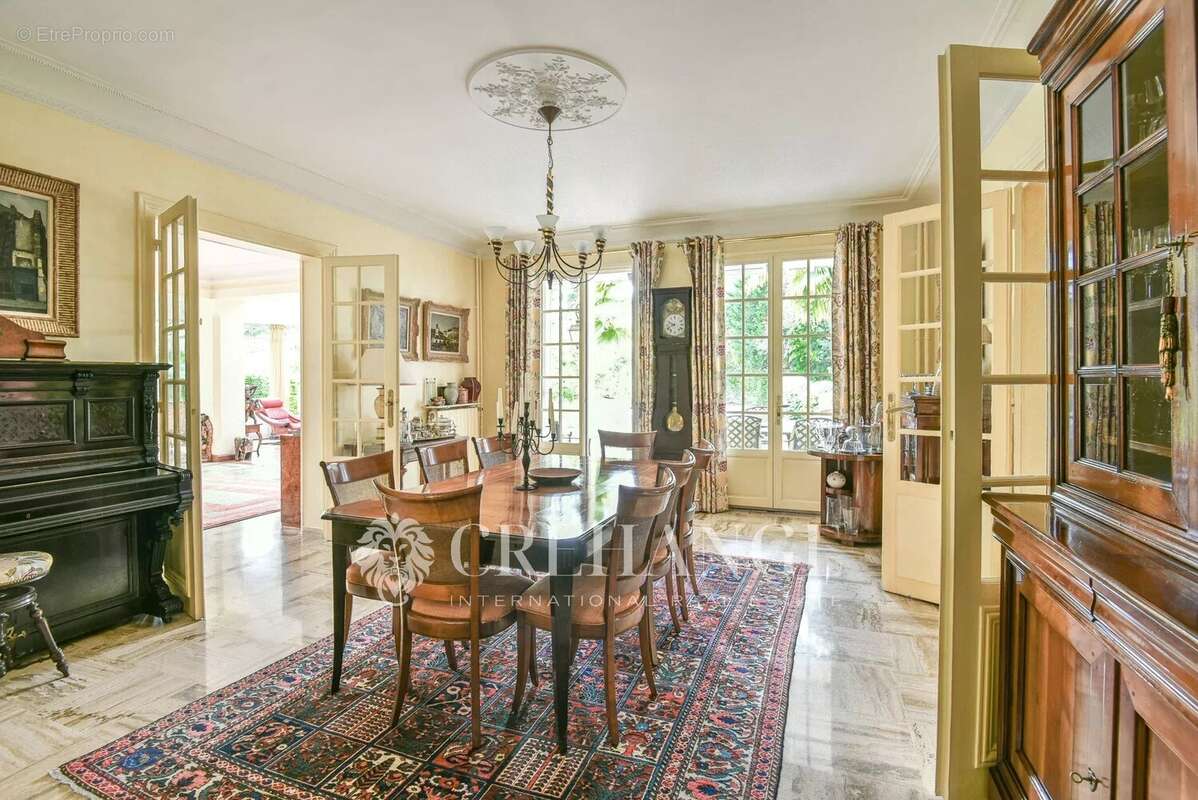 Maison à LE VESINET