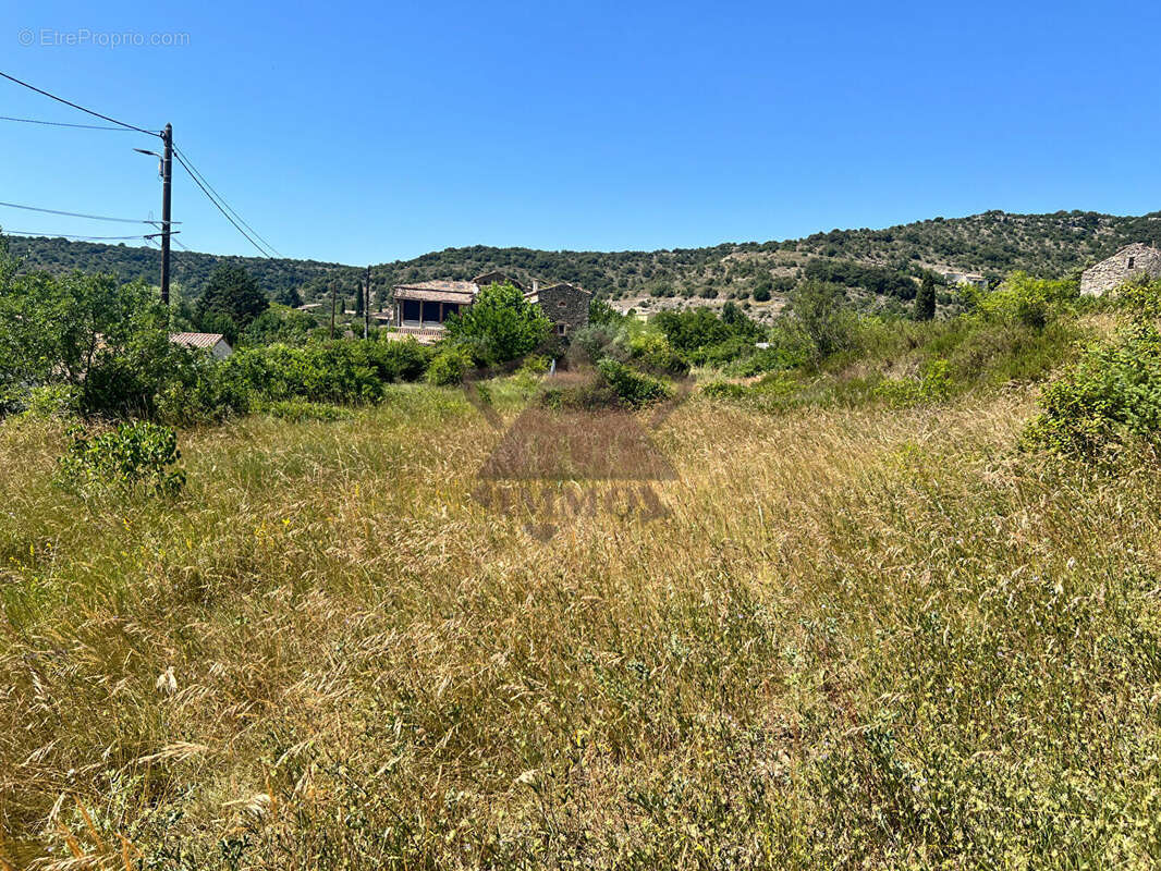 Terrain à SAINT-BRES