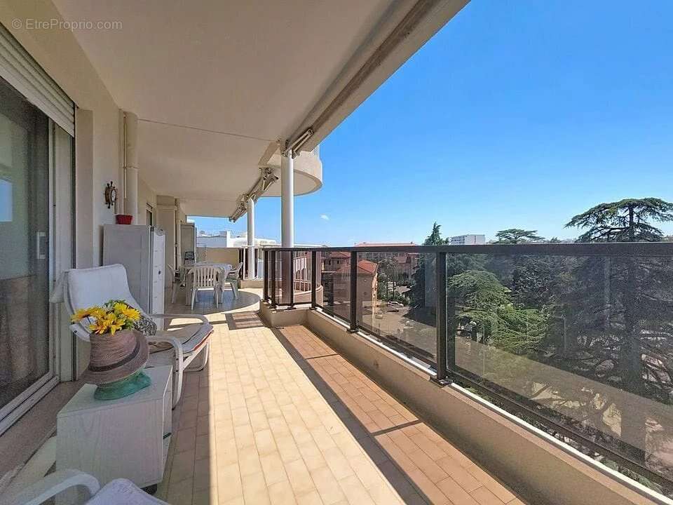 Appartement à LE CANNET