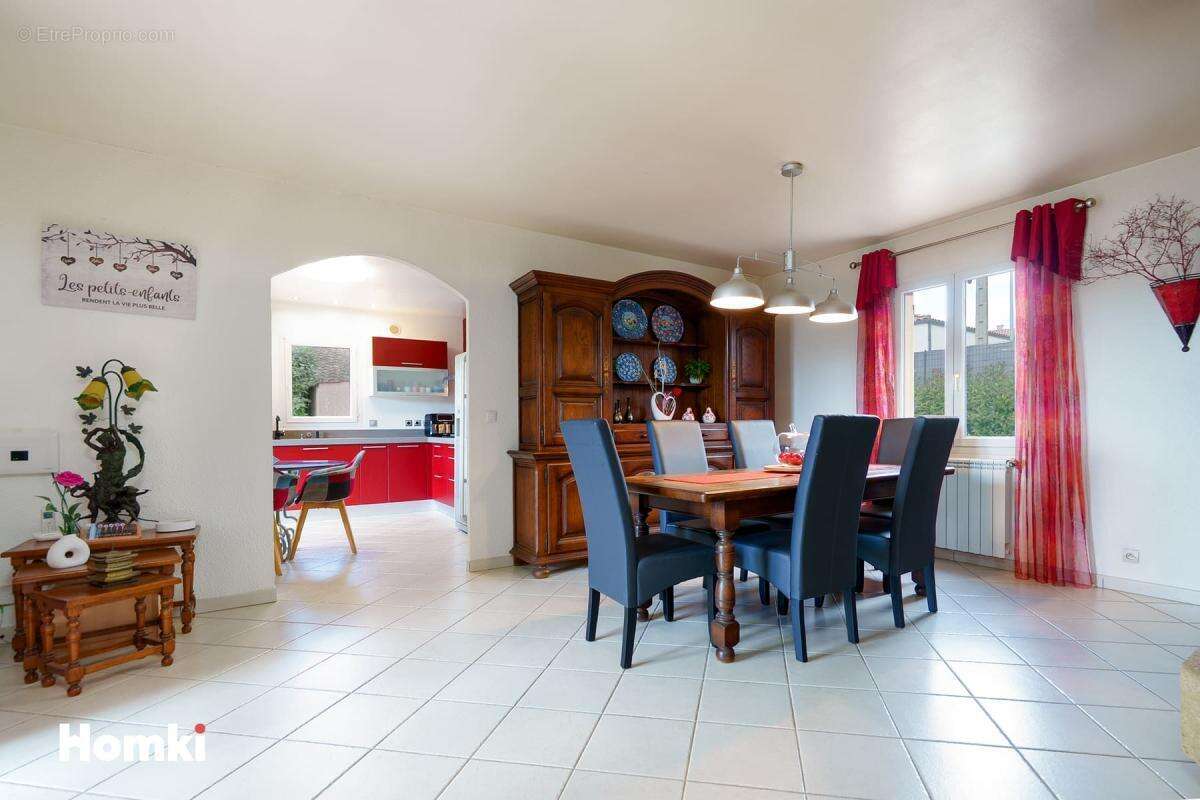 Maison à SAUSSAN