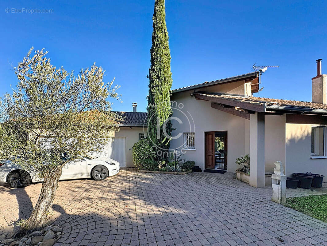 Maison à COLLONGES-AU-MONT-D&#039;OR