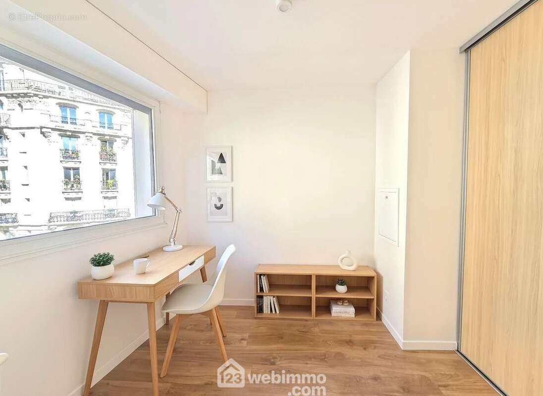 Une deuxième chambre plus petite mais aussi agréable. - Appartement à PARIS-15E