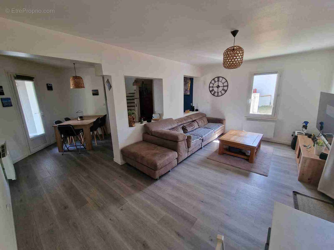 Maison de 124m2 avec 4 chambres, 2 salles d'eau et 2 WC - photo 3