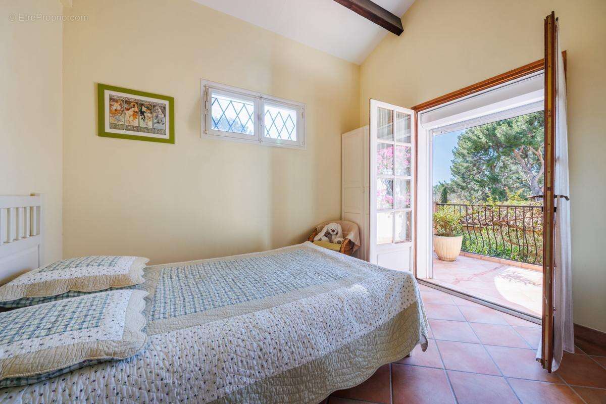Maison 6 pièces 132 m² à vendre à Cassis (13260) - photo 7