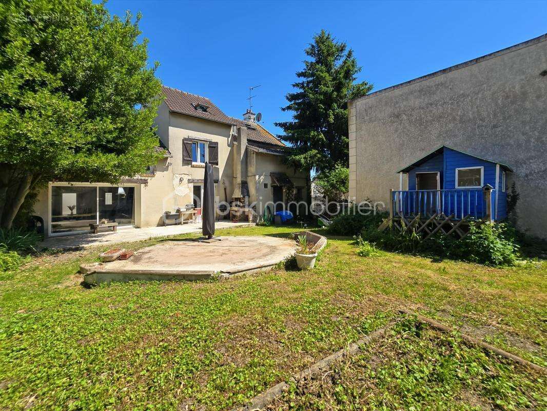 Maison à NANTOUILLET