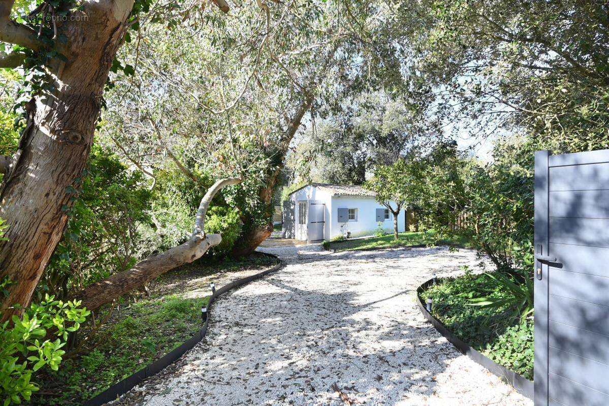 Maison à LES PORTES-EN-RE