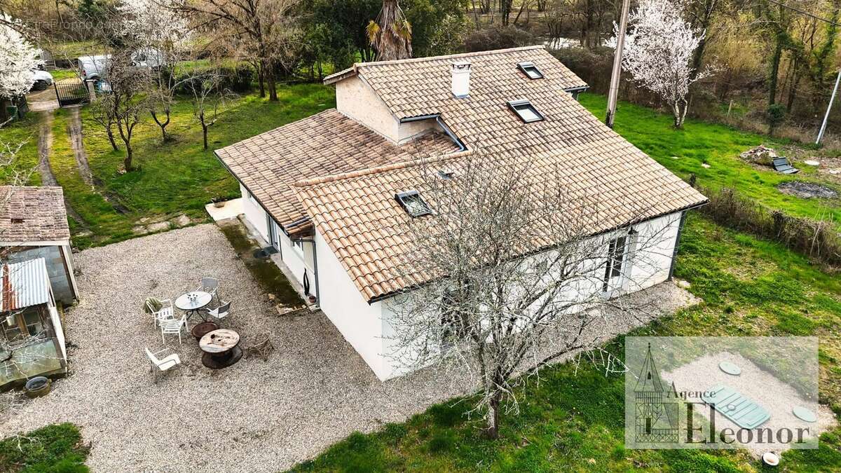 Maison à PORCHERES