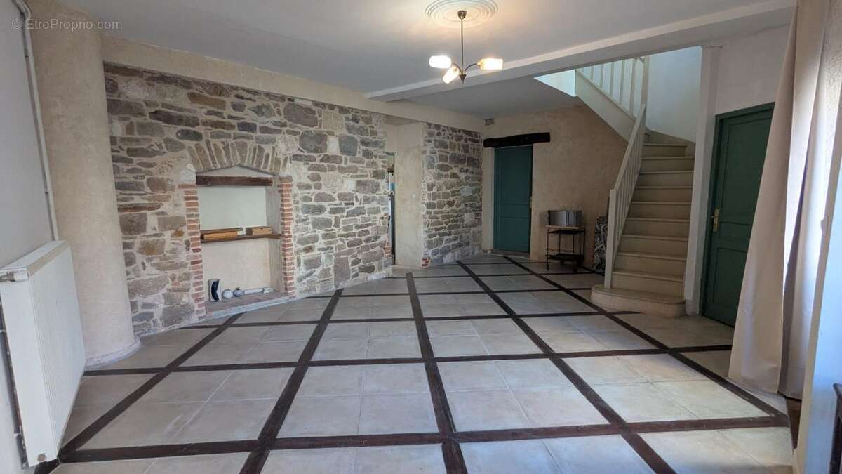Maison à MONESTIES