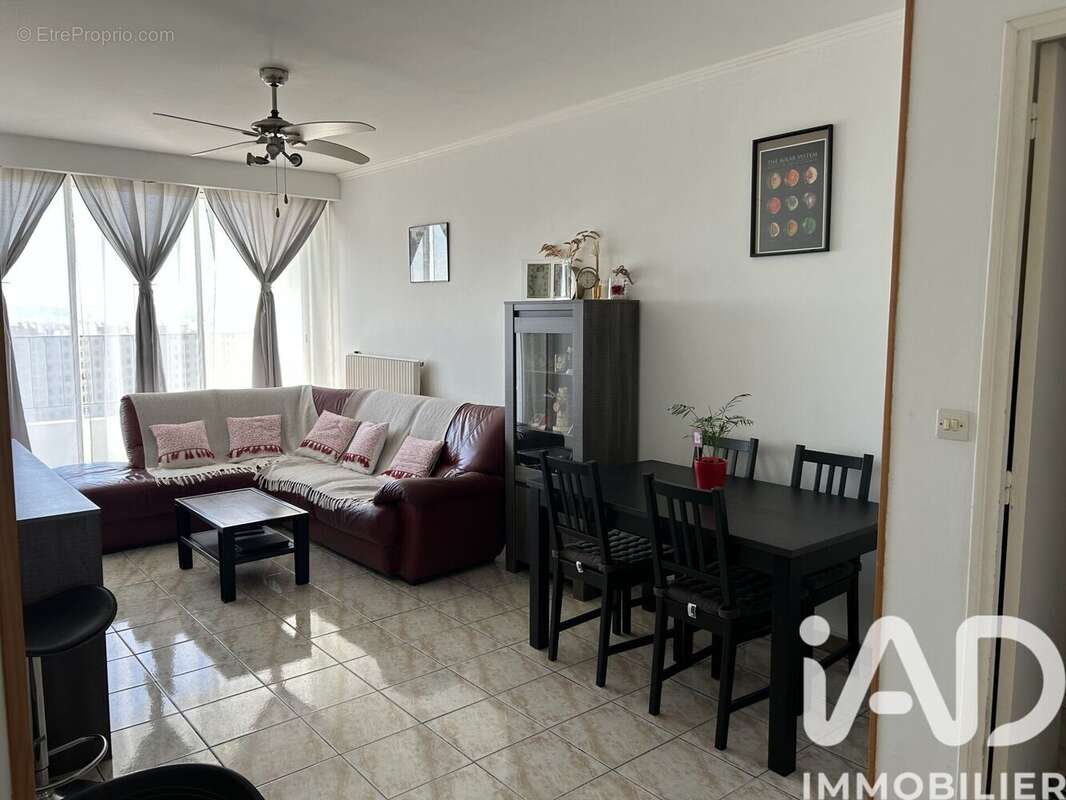 Photo 1 - Appartement à MARSEILLE-9E