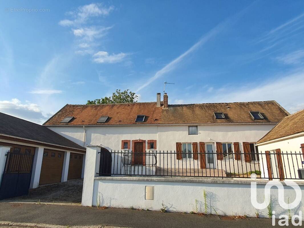 Photo 1 - Maison à MISY-SUR-YONNE