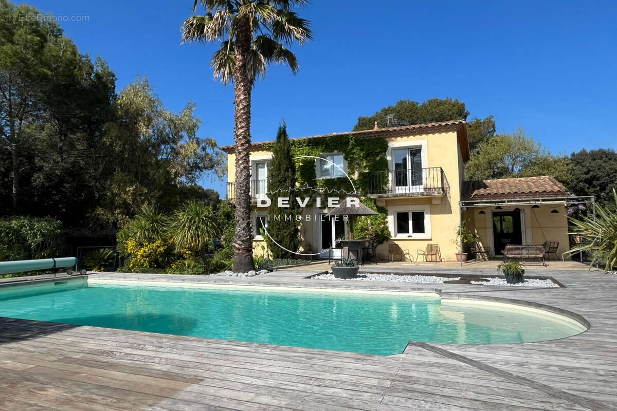 Maison à SAINT-JEAN-DE-CORNIES