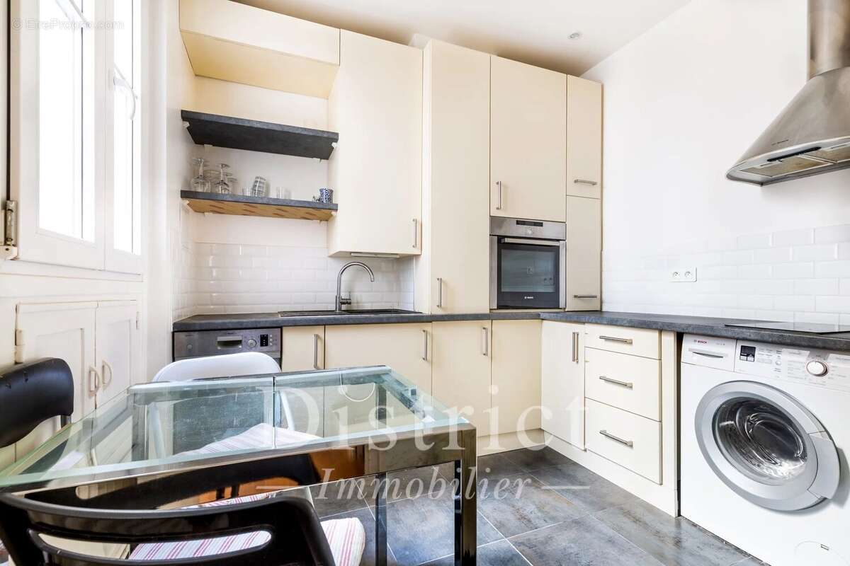 Appartement à PARIS-15E