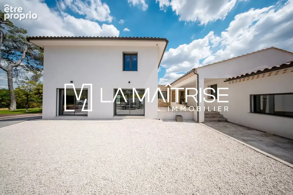 Maison 9 pièces 288 m² à vendre à Saint-Maximin-La-Sainte-Baume (83470) - photo 4