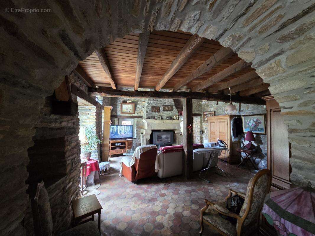 Maison à MUR-DE-BRETAGNE