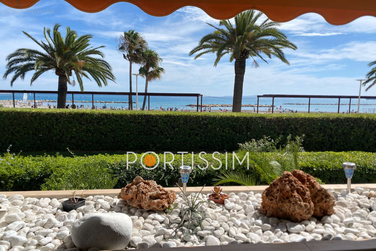 Appartement à SAINT-LAURENT-DU-VAR