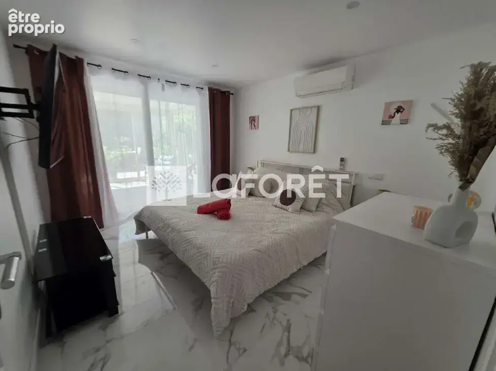 CUERS : Maison individuelle 237 m² comprenant 3 logements sur terrain de 793 m² - photo 7