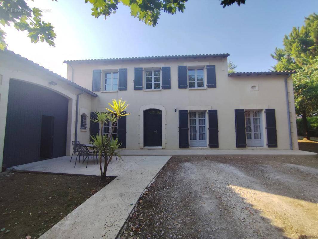 Maison à LINARS