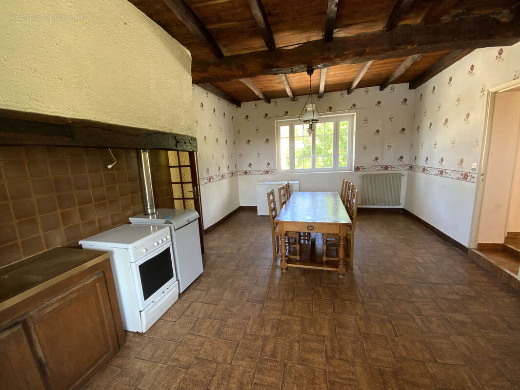 Maison à LIORAC-SUR-LOUYRE