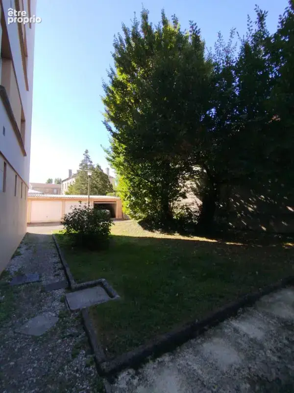 Appartement T3 de 75 m² avec balcon, garage et cave – Centre-ville de Vesoul - photo 2